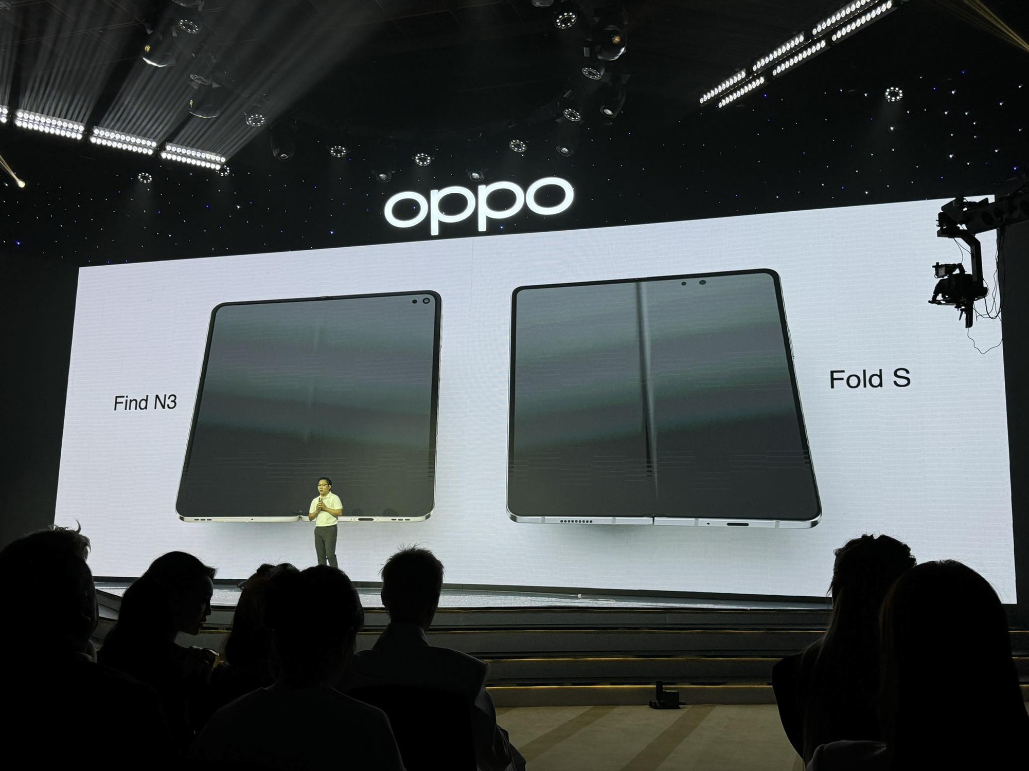OPPO Find N3 và N3 Flip ra mắt: Màn hình “tỷ lệ vàng”, nếp nhăn gần như biến mất, camera chất lượng cao, giá từ 22.99 triệu - Ảnh 4. OPPO Find N3 và N3 Flip ra mắt: Màn hình “tỷ lệ vàng”, nếp nhăn gần như biến mất, camera chất lượng cao, giá từ 22.99 triệu - Ảnh 4.