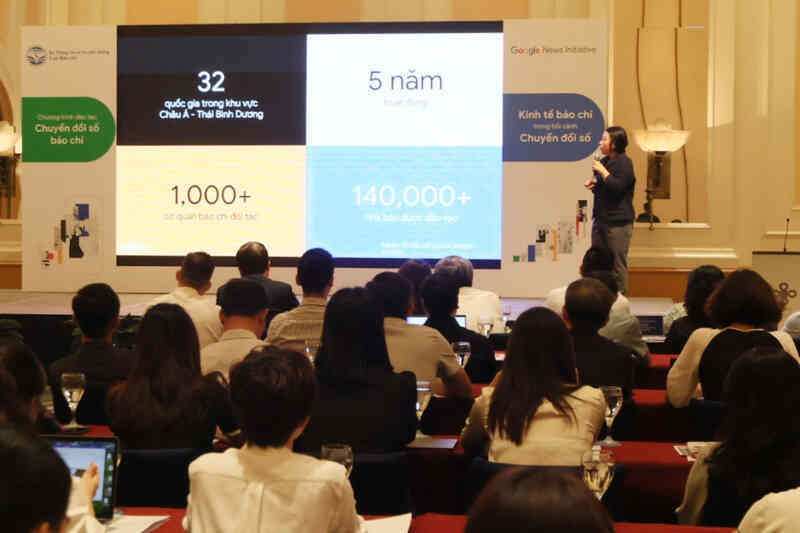 Báo chí Việt Nam chuyển đổi số khác hẳn nước ngoài