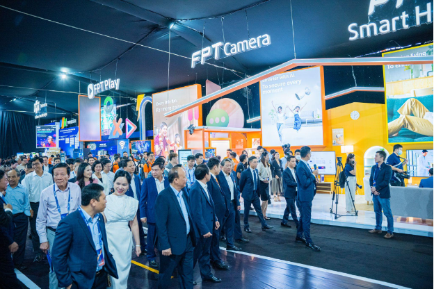 Khách tham dự Techday 2023 bất ngờ với cách check-in kiểu mới sử dụng AI - Ảnh 5. Khách tham dự Techday 2023 bất ngờ với cách check-in kiểu mới sử dụng AI - Ảnh 5.