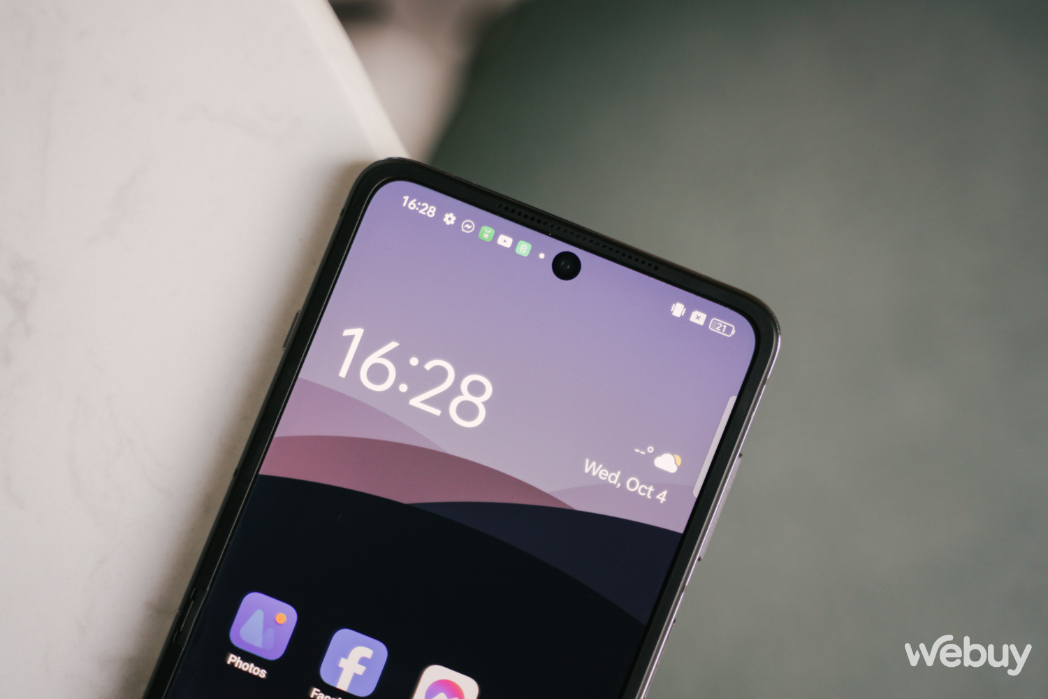 Mở hộp OPPO Find N3 Flip: Smartphone gập dọc đầu tiên với 3 camera sau, vết hằn màn hình rất mờ - Ảnh 16. Mở hộp OPPO Find N3 Flip: Smartphone gập dọc đầu tiên với 3 camera sau, vết hằn màn hình rất mờ - Ảnh 16.
