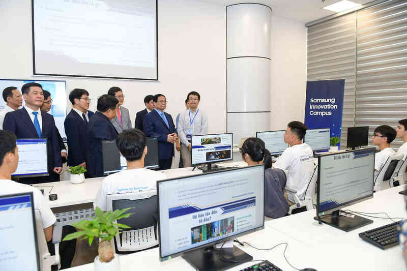Khánh thành Trung tâm sáng tạo đổi mới quốc gia Hòa Lạc và khai mạc Triển lãm quốc tế đổi mới sáng tạo Việt Nam 2023 - Ảnh 4. Khánh thành Trung tâm sáng tạo đổi mới quốc gia Hòa Lạc và khai mạc Triển lãm quốc tế đổi mới sáng tạo Việt Nam 2023 - Ảnh 4.