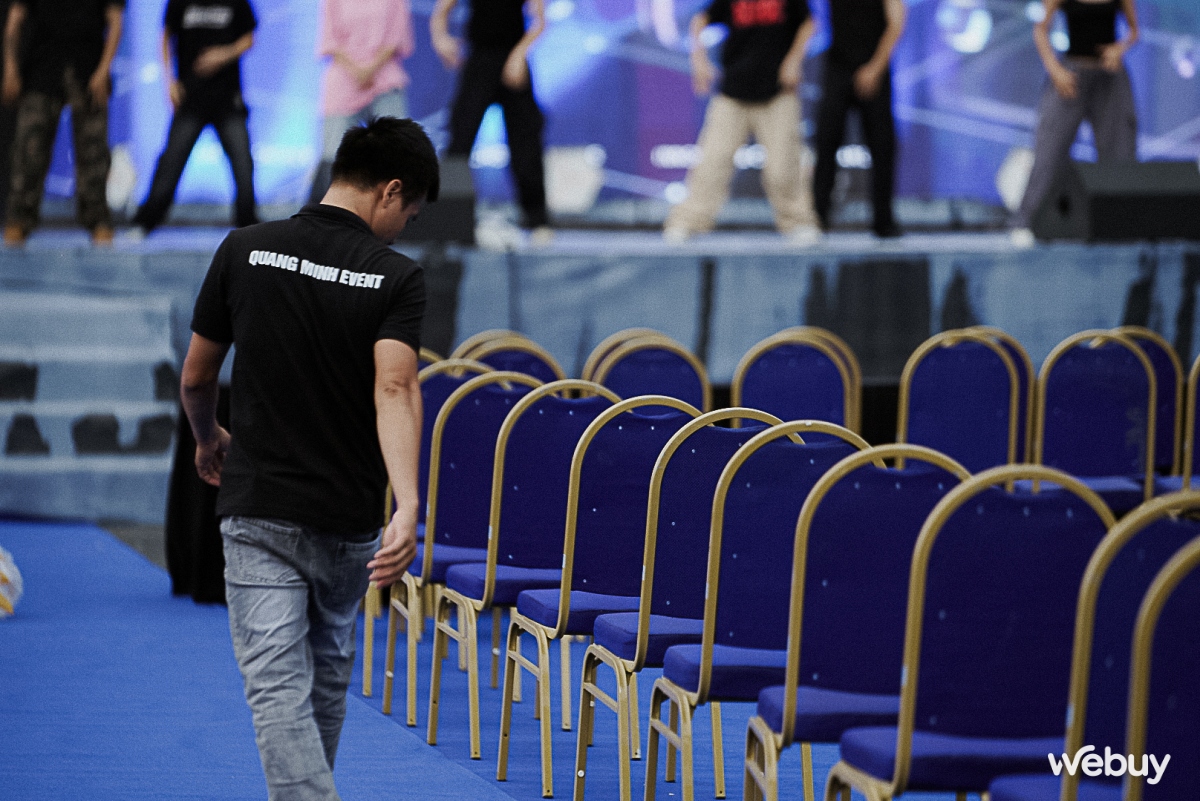 Tất bật chuẩn bị Gala Better Choice Awards: Dàn âm thanh ánh sáng “khủng”, nhiều khán giả hứng thú đến xem trước tổng duyệt
