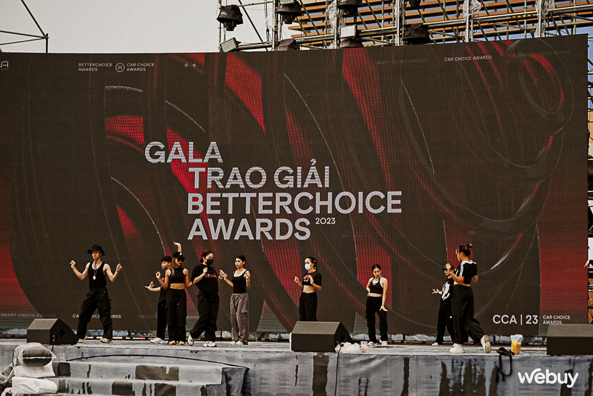 Tất bật chuẩn bị Gala Better Choice Awards: Dàn âm thanh ánh sáng “khủng”, nhiều khán giả hứng thú đến xem trước tổng duyệt