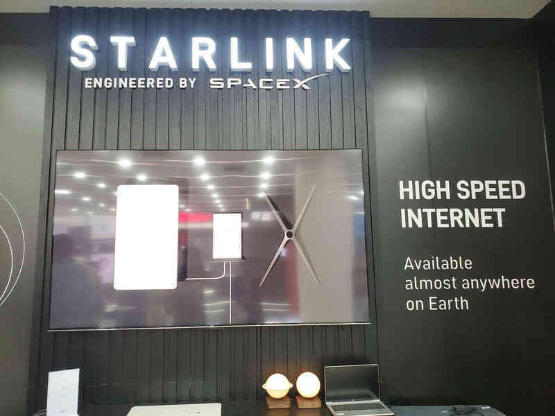 Viettel, Samsung, SpaceX hội tụ tại Triển lãm Quốc tế Đổi mới sáng tạo Việt Nam 2023: Trình diễn hàng loạt công nghệ mới, công bố chip 5G - Ảnh 12. Viettel, Samsung, SpaceX hội tụ tại Triển lãm Quốc tế Đổi mới sáng tạo Việt Nam 2023: Trình diễn hàng loạt công nghệ mới, công bố chip 5G - Ảnh 12.
