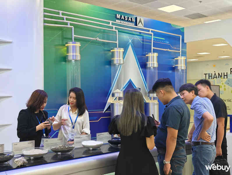 Không khí sôi động tại Triển lãm quốc tế đổi mới sáng tạo Việt Nam (VIIE 2023) - Ảnh 4. Không khí sôi động tại Triển lãm quốc tế đổi mới sáng tạo Việt Nam (VIIE 2023) - Ảnh 4.