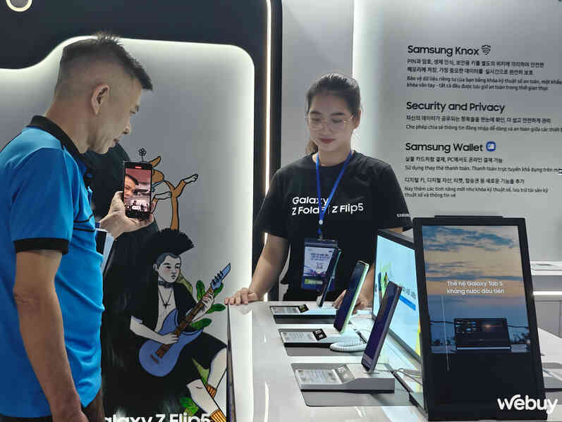 Không khí sôi động tại Triển lãm quốc tế đổi mới sáng tạo Việt Nam (VIIE 2023) - Ảnh 8. Không khí sôi động tại Triển lãm quốc tế đổi mới sáng tạo Việt Nam (VIIE 2023) - Ảnh 8.