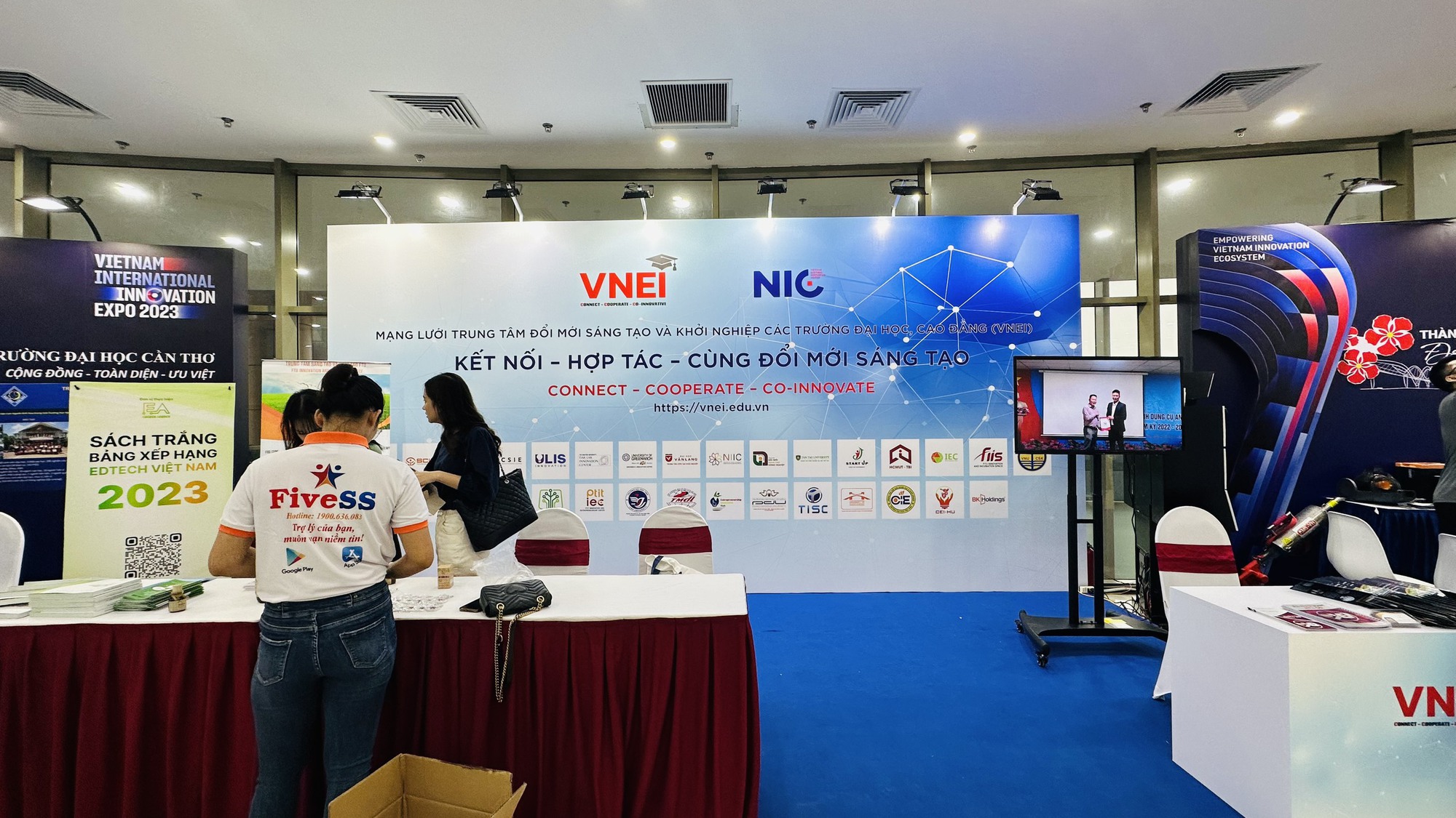 Nữ giám đốc sáng tạo của “Harvard Việt Nam” tiết lộ về 6 năm khởi nghiệp “hỗ trợ khởi nghiệp" - Ảnh 3. Nữ giám đốc sáng tạo của “Harvard Việt Nam” tiết lộ về 6 năm khởi nghiệp “hỗ trợ khởi nghiệp" - Ảnh 3.