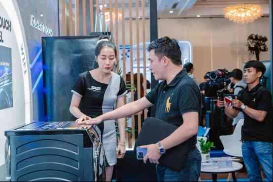 AQUA Việt Nam tái hiện chân thực loạt tính năng thông minh tại ngày hội trí tuệ nhân tạo Việt Nam 2023 - Ảnh 2. AQUA Việt Nam tái hiện chân thực loạt tính năng thông minh tại ngày hội trí tuệ nhân tạo Việt Nam 2023 - Ảnh 2.
