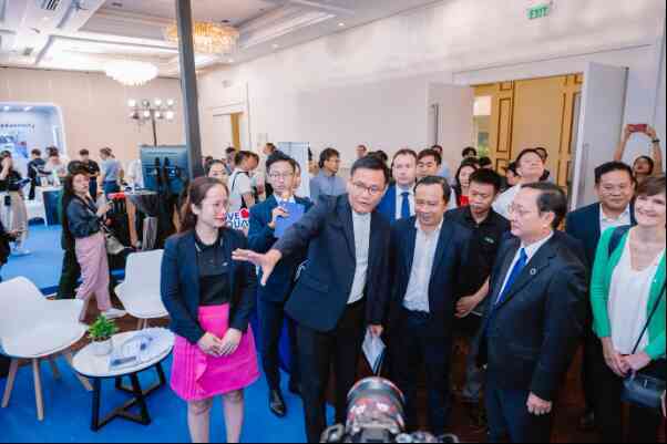 AQUA Việt Nam tái hiện chân thực loạt tính năng thông minh tại ngày hội trí tuệ nhân tạo Việt Nam 2023 - Ảnh 4. AQUA Việt Nam tái hiện chân thực loạt tính năng thông minh tại ngày hội trí tuệ nhân tạo Việt Nam 2023 - Ảnh 4.