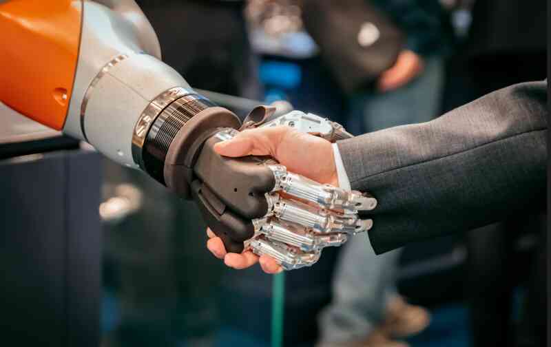 Anh thử nghiệm chatbot AI cho người dân nộp thuế, nhận lương hưu