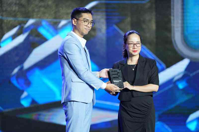 Nhìn lại những khoảnh khắc trao giải ấn tượng tại đêm Gala sự kiện Better Choice Awards 2023 - Ảnh 7. Nhìn lại những khoảnh khắc trao giải ấn tượng tại đêm Gala sự kiện Better Choice Awards 2023 - Ảnh 7.