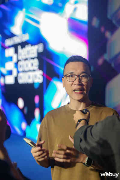 Loạt khách mời công nghệ có mặt tại Better Choice Awards: Người lái xe hơn 3.000km, người đến chỉ vì Đen, nhưng ai cũng choáng ngợp bởi sự hoành tráng và thiết thực - Ảnh 3. Loạt khách mời công nghệ có mặt tại Better Choice Awards: Người lái xe hơn 3.000km, người đến chỉ vì Đen, nhưng ai cũng choáng ngợp bởi sự hoành tráng và thiết thực - Ảnh 3.