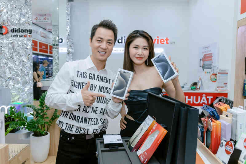 iPhone 15 Pro Max phiên bản màu xanh và đen còn hàng, Thế Giới Di Động rẻ nhất