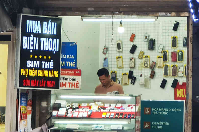“Cuộc chiến” SIM rác: Nhiều đại lý đã dừng bán, kích hoạt SIM