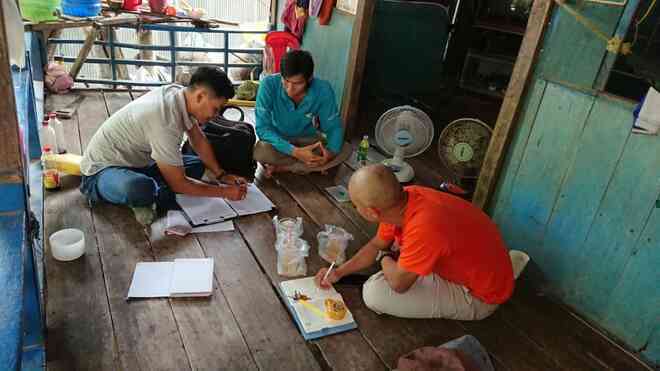 Hơn 1000 gia đình thắng “giặc nước” và cuốn sổ đặc biệt: Triệu thùng mì gói không bằng nhà ngói trên cao!