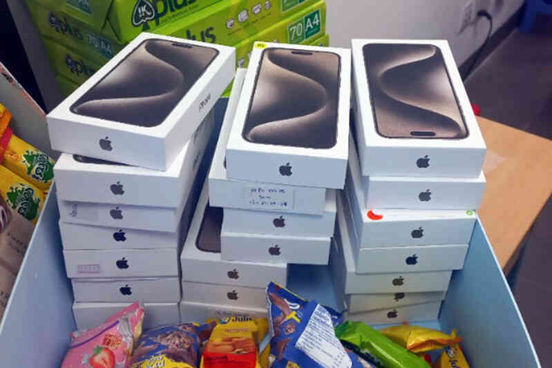 Cơ quan chức năng siết chặt, người buôn iPhone 15 hàng xách tay hết đường làm ăn?