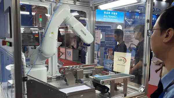 Trải nghiệm 4 robot SCARA của Epson tại Bắc Ninh: Linh hoạt, nhỏ gọn và thông minh hơn - Ảnh 3. Trải nghiệm 4 robot SCARA của Epson tại Bắc Ninh: Linh hoạt, nhỏ gọn và thông minh hơn - Ảnh 3.