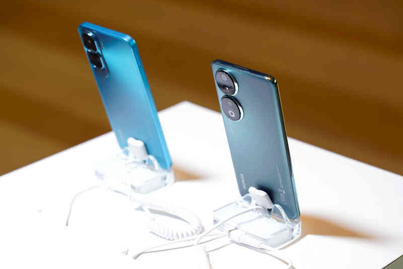 can canh camera sau cua dong san pham honor 90 series.jpg