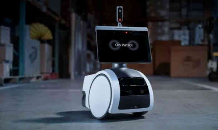 Ra mắt robot 