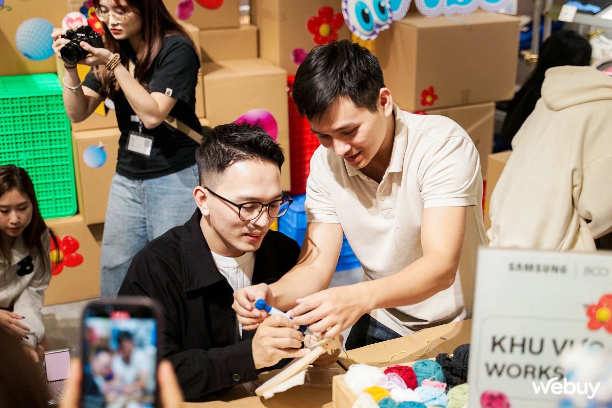 Giới trẻ Hà Nội thích thú nhập hội “Iu Vĩbe”, tự làm ốp lưng len thêu tay và in áo với Galaxy Z Flip5- Ảnh 11.