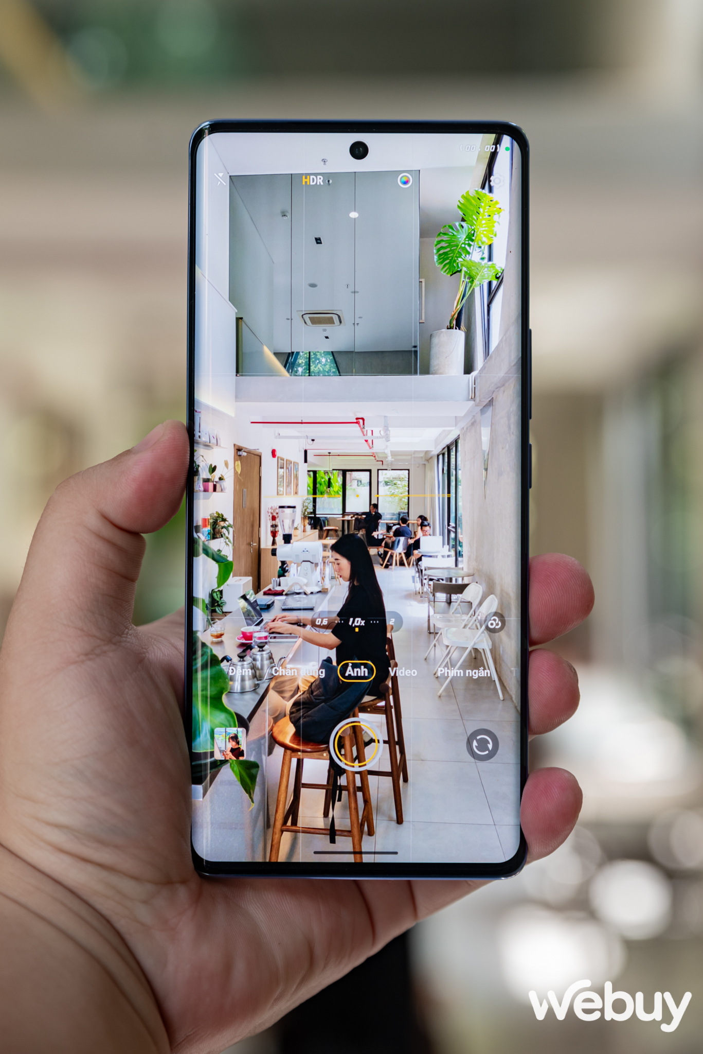Trải nghiệm nhanh vivo V29 Series: Thiết kế mỏng nhẹ cao cấp, sạc nhanh 80W, đèn Aura đa năng hơn có mang đến sự khác biệt?
