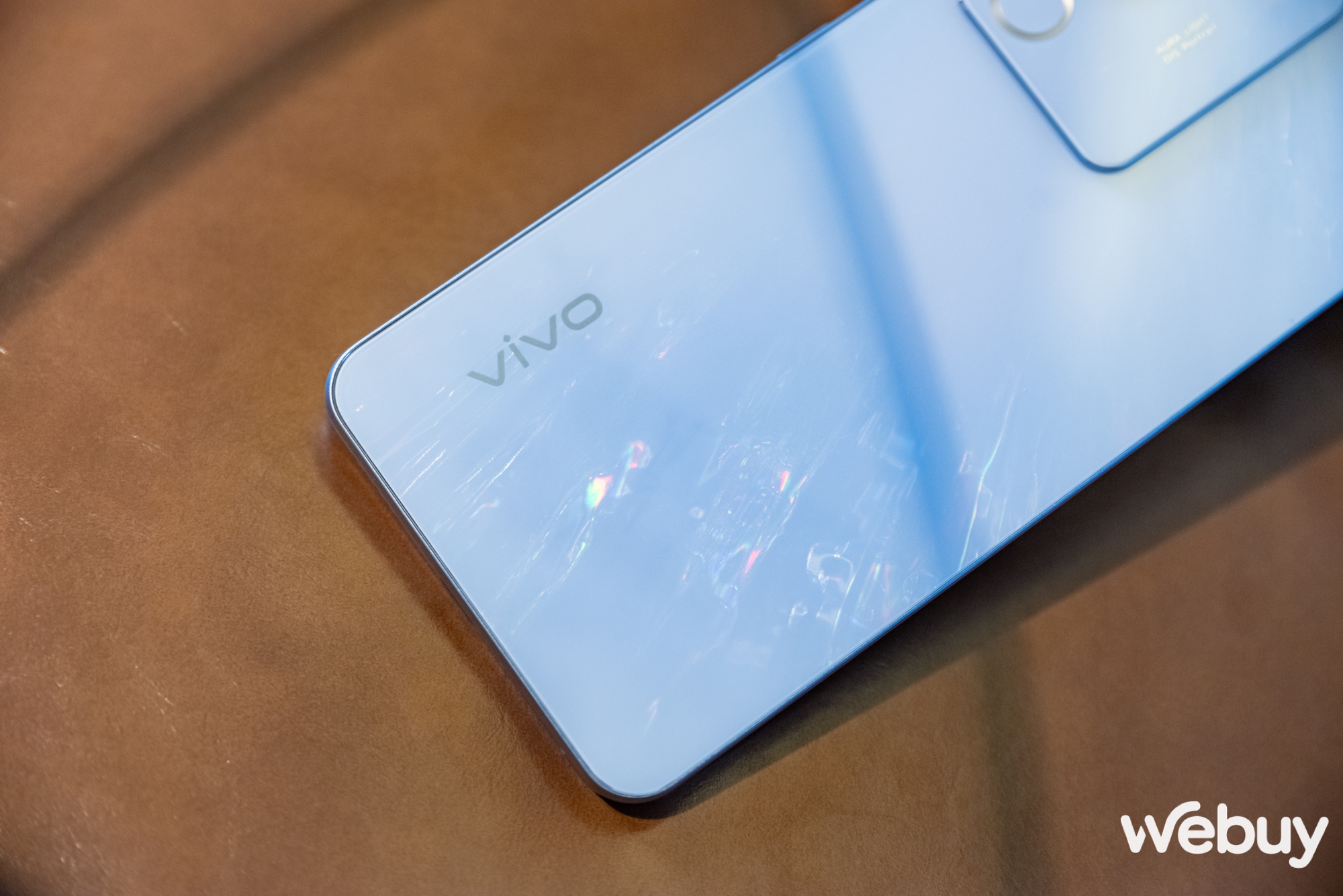 Trải nghiệm nhanh vivo V29 Series: Thiết kế mỏng nhẹ cao cấp, sạc nhanh 80W, đèn Aura đa năng hơn có mang đến sự khác biệt?