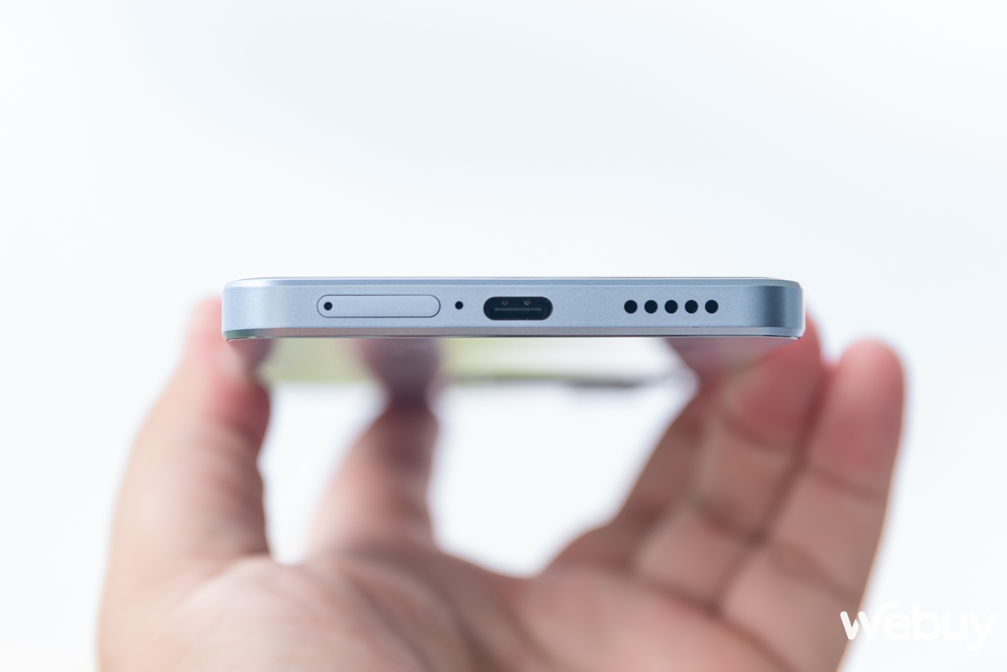 Trải nghiệm nhanh vivo V29 Series: Thiết kế mỏng nhẹ cao cấp, sạc nhanh 80W, đèn Aura đa năng hơn có mang đến sự khác biệt?