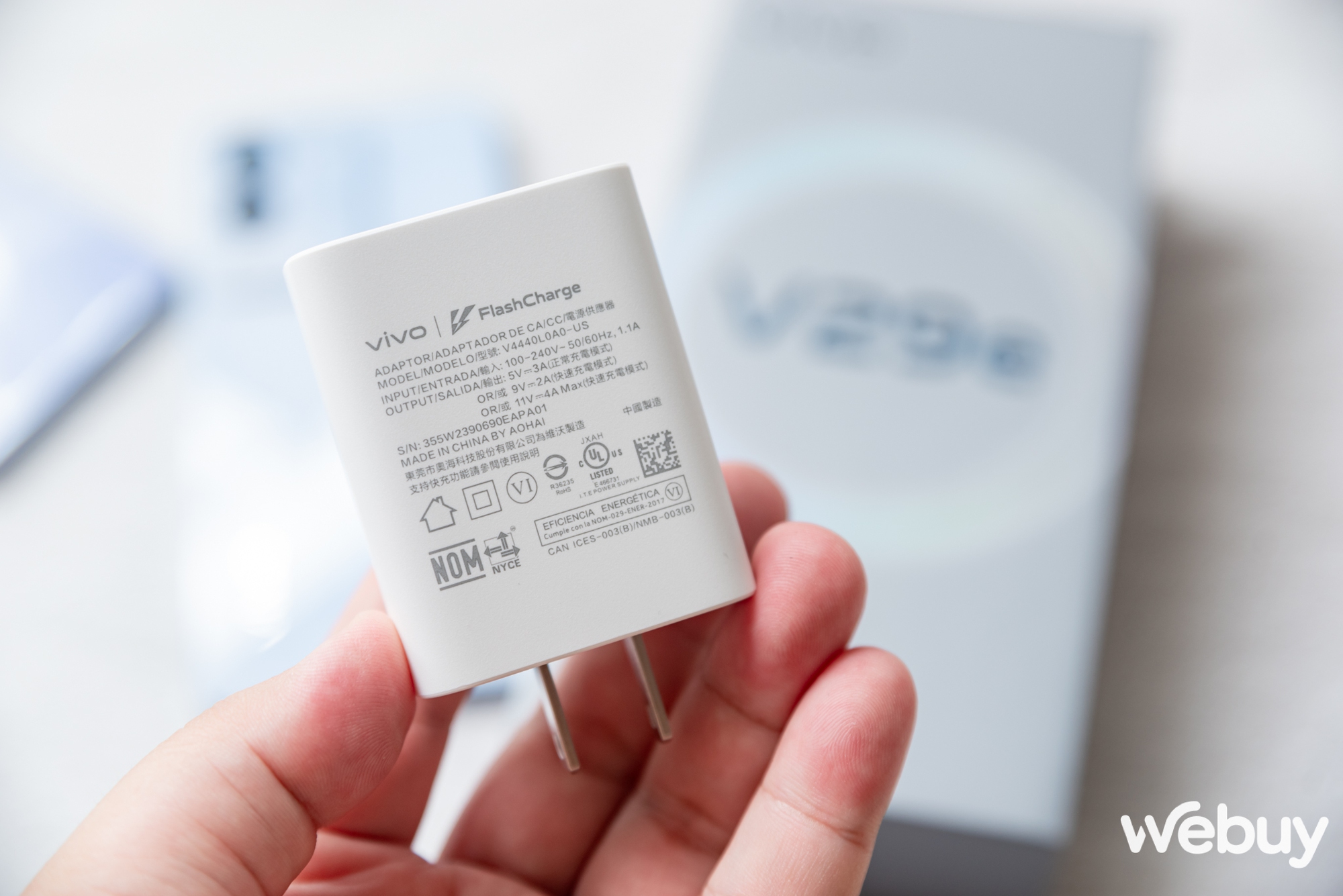Trải nghiệm nhanh vivo V29 Series: Thiết kế mỏng nhẹ cao cấp, sạc nhanh 80W, đèn Aura đa năng hơn có mang đến sự khác biệt?