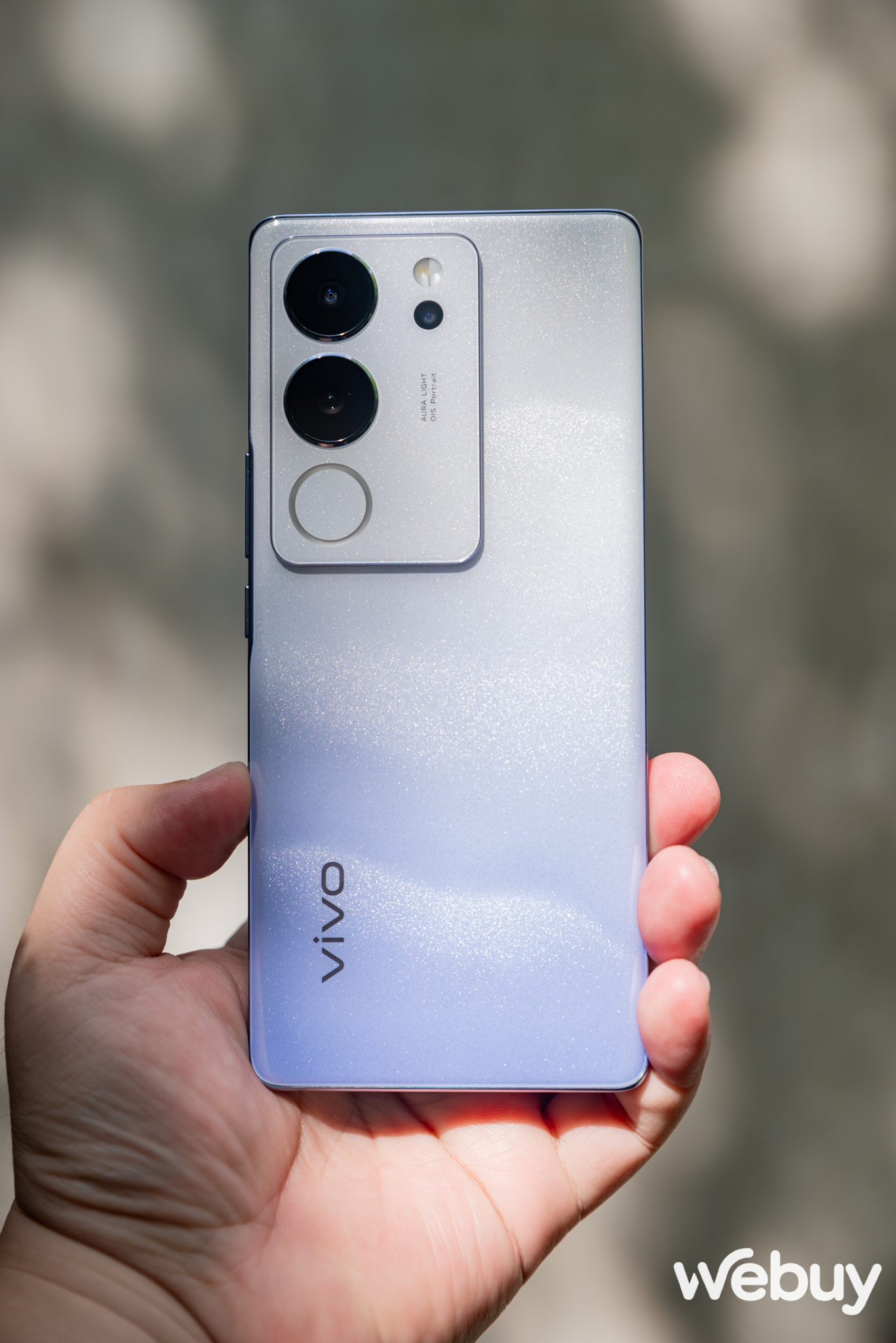 Trải nghiệm nhanh vivo V29 Series: Thiết kế mỏng nhẹ cao cấp, sạc nhanh 80W, đèn Aura đa năng hơn có mang đến sự khác biệt?