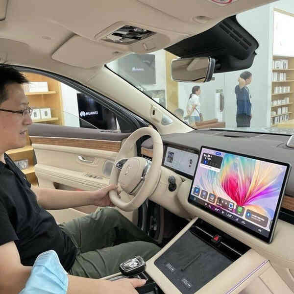 Khi các 'ông lớn' công nghệ Xiaomi, Huawei vẽ lại bức tranh thị trường xe điện Trung Quốc bằng cuộc đua mới: khi xe điện có thể biến thành smartphone- Ảnh 2.