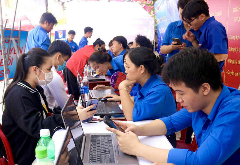 Xây dựng các nền tảng đưa ‘con thuyền’ chuyển đổi số ở Bình Định đi nhanh
