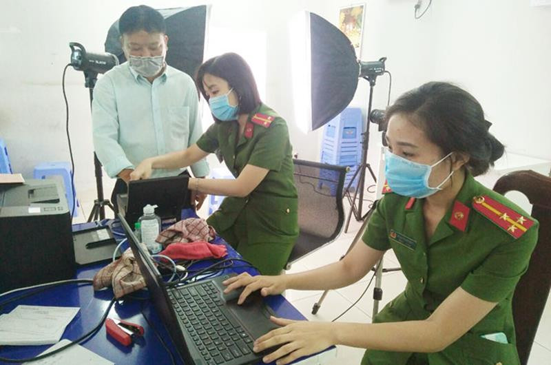Đồng Nai đẩy mạnh truyền thông về tiện ích của ứng dụng VNeID cho người dân