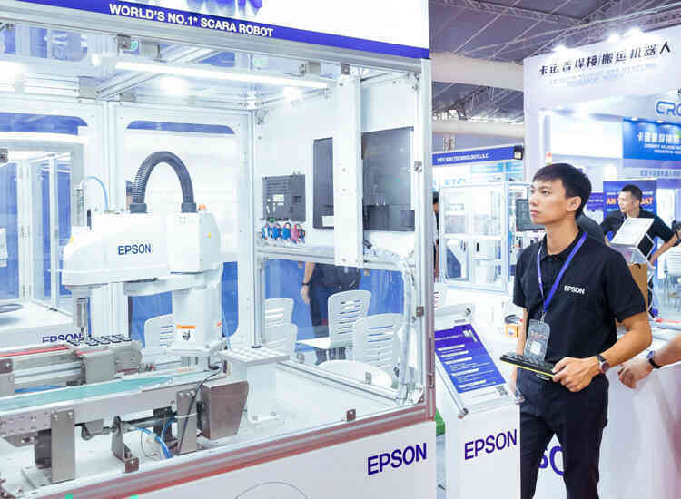 Nhiều tập đoàn bán dẫn đến Việt Nam đẩy nhu cầu robot thông minh tăng 2-3 lần