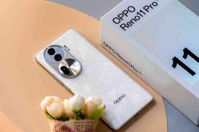 OPPO Reno11 Pro ra mắt: Snapdragon 8+ Gen 1, sạc 100W, camera 50MP, giá 11,9 triệu đồng- Ảnh 3. OPPO Reno11 Pro ra mắt: Snapdragon 8+ Gen 1, sạc 100W, camera 50MP, giá 11,9 triệu đồng- Ảnh 3.