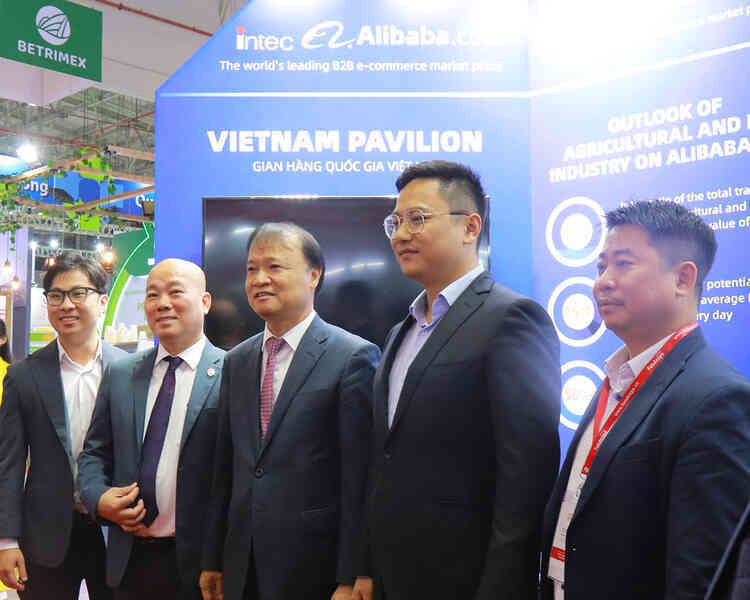 Alibaba cam kết hỗ trợ doanh nghiệp Việt vươn tầm thế giới trong sự kiện do Bộ Công thương chủ trì- Ảnh 2. Alibaba cam kết hỗ trợ doanh nghiệp Việt vươn tầm thế giới trong sự kiện do Bộ Công thương chủ trì- Ảnh 2.