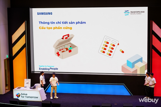 Quán quân Solve for Tomorrow 2023 bảng THPT: Phát triển giải pháp cho chính tai nạn không may của gia đình mình- Ảnh 3. Quán quân Solve for Tomorrow 2023 bảng THPT: Phát triển giải pháp cho chính tai nạn không may của gia đình mình- Ảnh 3.