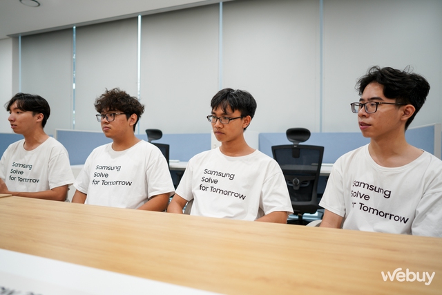 Quán quân Solve for Tomorrow 2023 bảng THPT: Phát triển giải pháp cho chính tai nạn không may của gia đình mình- Ảnh 6. Quán quân Solve for Tomorrow 2023 bảng THPT: Phát triển giải pháp cho chính tai nạn không may của gia đình mình- Ảnh 6.