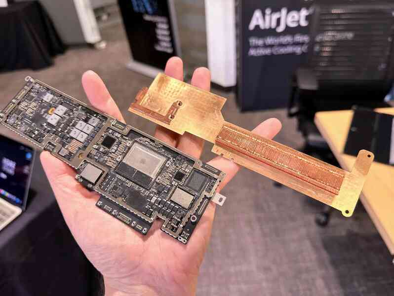 Sáng chế giải phóng sức mạnh của MacBook Air M2 lên ngang MacBook Pro, hứa hẹn cuộc cách mạng cho laptop siêu mỏng- Ảnh 2. Sáng chế giải phóng sức mạnh của MacBook Air M2 lên ngang MacBook Pro, hứa hẹn cuộc cách mạng cho laptop siêu mỏng- Ảnh 2.