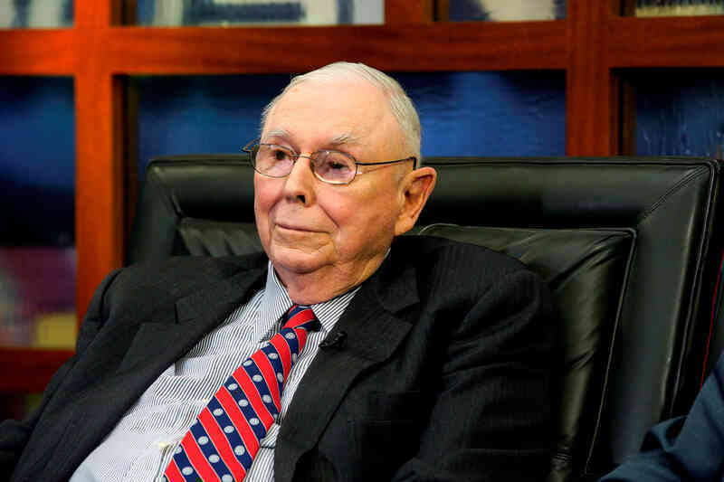 Tỷ phú Charlie Munger, cánh tay phải đắc lực của Warren Buffett, qua đời ở tuổi 99