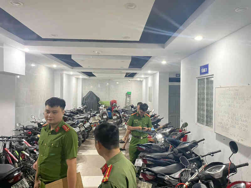 Hà Nội cấm sạc xe điện qua đêm tại chung cư mini - Ảnh 3. Hà Nội cấm sạc xe điện qua đêm tại chung cư mini - Ảnh 3.
