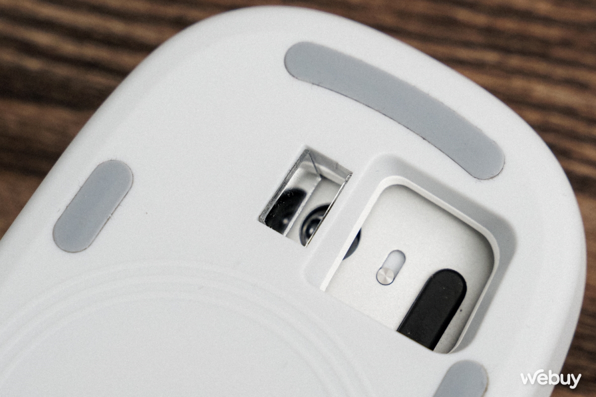 Ốp công thái học cho Apple Magic Mouse: Cầm “sướng” hơn, thêm sạc không dây nhưng dùng 1 phút là phải bỏ - Ảnh 9. Ốp công thái học cho Apple Magic Mouse: Cầm “sướng” hơn, thêm sạc không dây nhưng dùng 1 phút là phải bỏ - Ảnh 9.