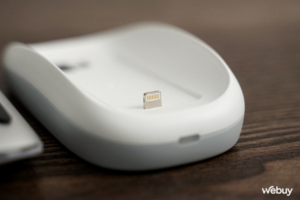 Ốp công thái học cho Apple Magic Mouse: Cầm “sướng” hơn, thêm sạc không dây nhưng dùng 1 phút là phải bỏ - Ảnh 6. Ốp công thái học cho Apple Magic Mouse: Cầm “sướng” hơn, thêm sạc không dây nhưng dùng 1 phút là phải bỏ - Ảnh 6.