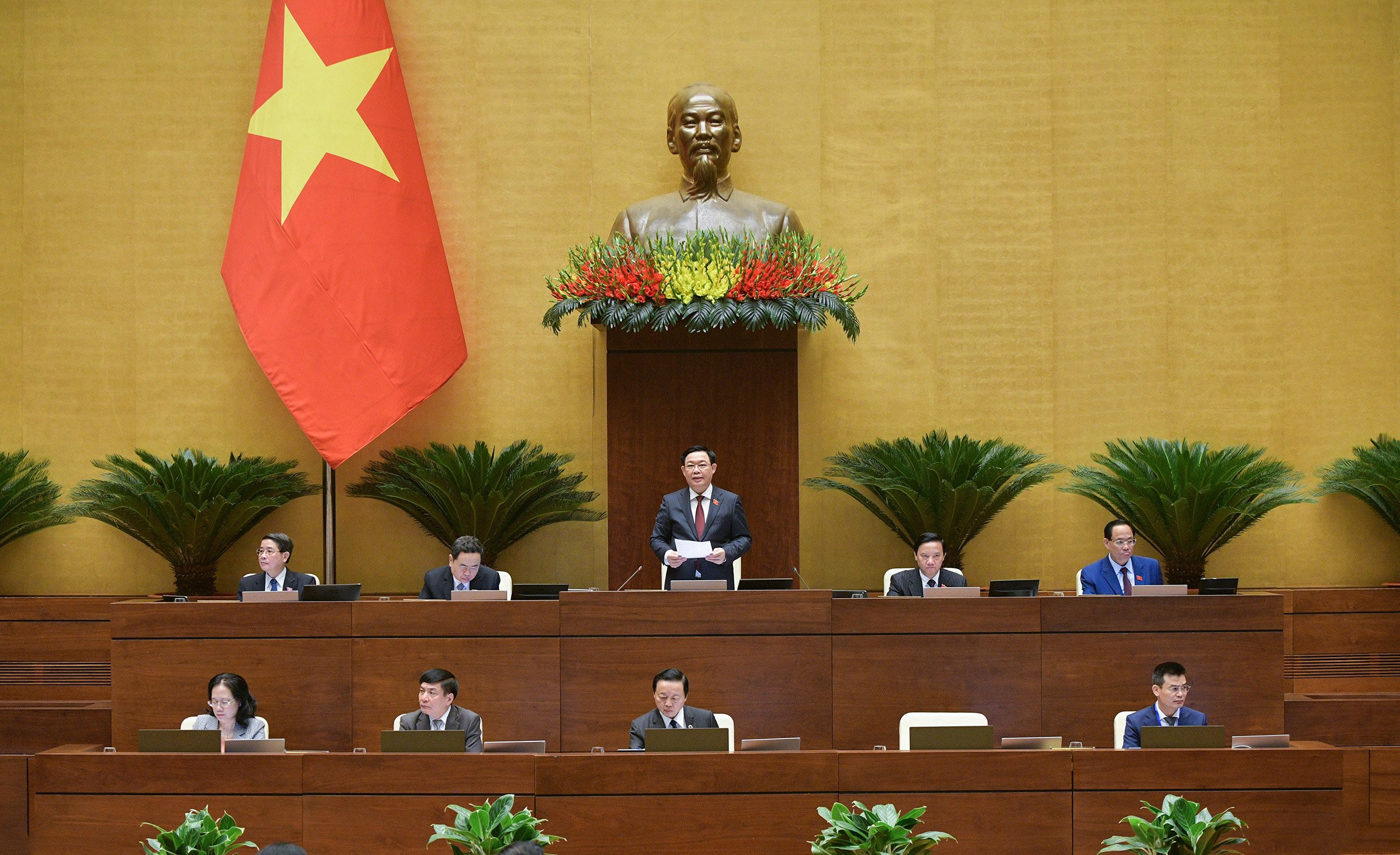 chu tich quoc hoi 5.jpg