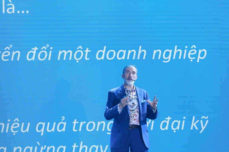 Chuyển đổi số không phải là công nghệ, đó là kinh doanh và khách hàng