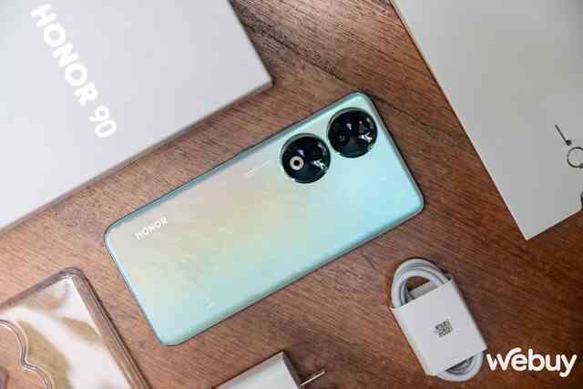 Cận cảnh Honor 90: Thiết kế không lạ nhưng vẫn cuốn, camera cực "oách" trong phân khúc tầm trung