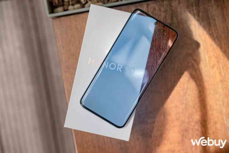 Cận cảnh Honor 90: Thiết kế không lạ nhưng vẫn cuốn, camera cực Cận cảnh Honor 90: Thiết kế không lạ nhưng vẫn cuốn, camera cực