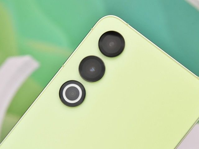 Đối thủ Xiaomi 14 ra mắt với chip Snapdragon 8 Gen 3, camera 200MP, giá chỉ hơn 11 triệu đồng- Ảnh 5. Đối thủ Xiaomi 14 ra mắt với chip Snapdragon 8 Gen 3, camera 200MP, giá chỉ hơn 11 triệu đồng- Ảnh 5.