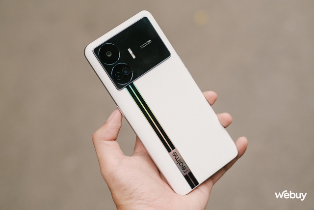 Smartphone này giá dưới 6 triệu nhưng có Snapdragon 7+ Gen 2, màn hình OLED 144Hz, RAM 12GB, sạc nhanh 100W- Ảnh 26. Smartphone này giá dưới 6 triệu nhưng có Snapdragon 7+ Gen 2, màn hình OLED 144Hz, RAM 12GB, sạc nhanh 100W- Ảnh 26.