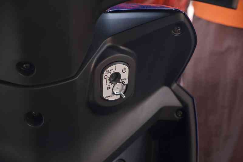 Ảnh thực tế Honda Wave RSX 2024 giá từ 22,4 triệu: Thể thao hơn, tem 3D, cạnh tranh Sirius- Ảnh 9. Ảnh thực tế Honda Wave RSX 2024 giá từ 22,4 triệu: Thể thao hơn, tem 3D, cạnh tranh Sirius- Ảnh 9.