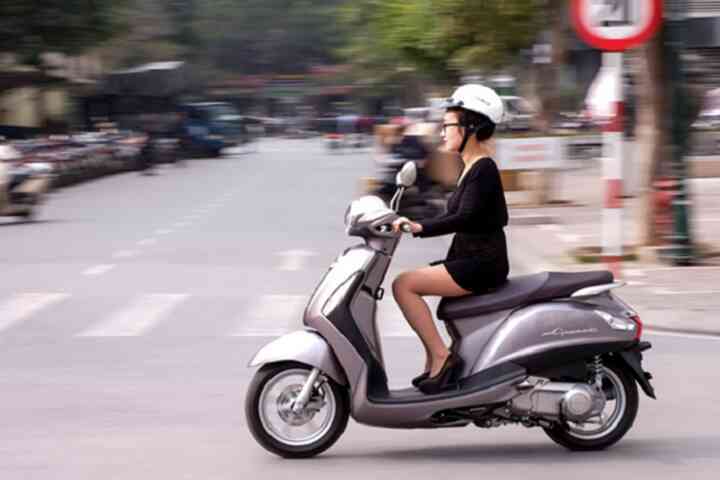 Lý do nhiều người đi xe ga bị ngã khi phanh